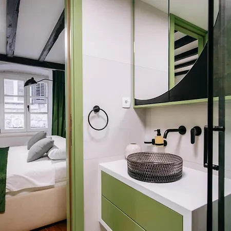 Apartment Old Town 2 *